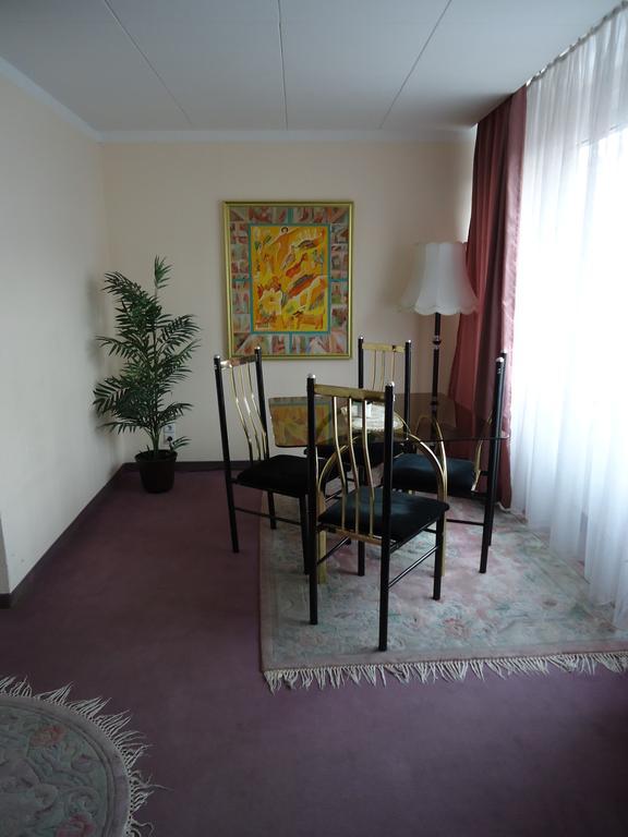 Hotel Kubrat Am Checkpoint Charlie Berlin Room photo