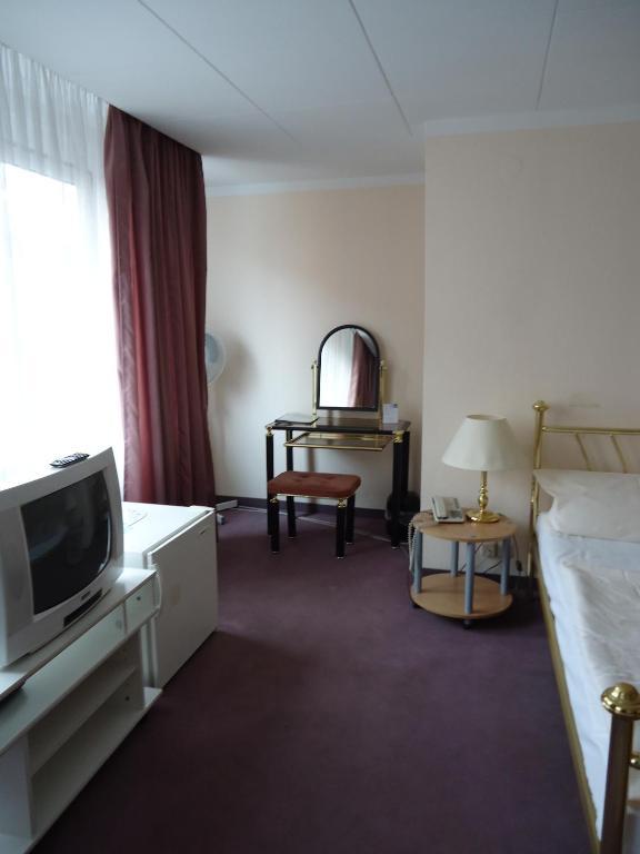 Hotel Kubrat Am Checkpoint Charlie Berlin Room photo